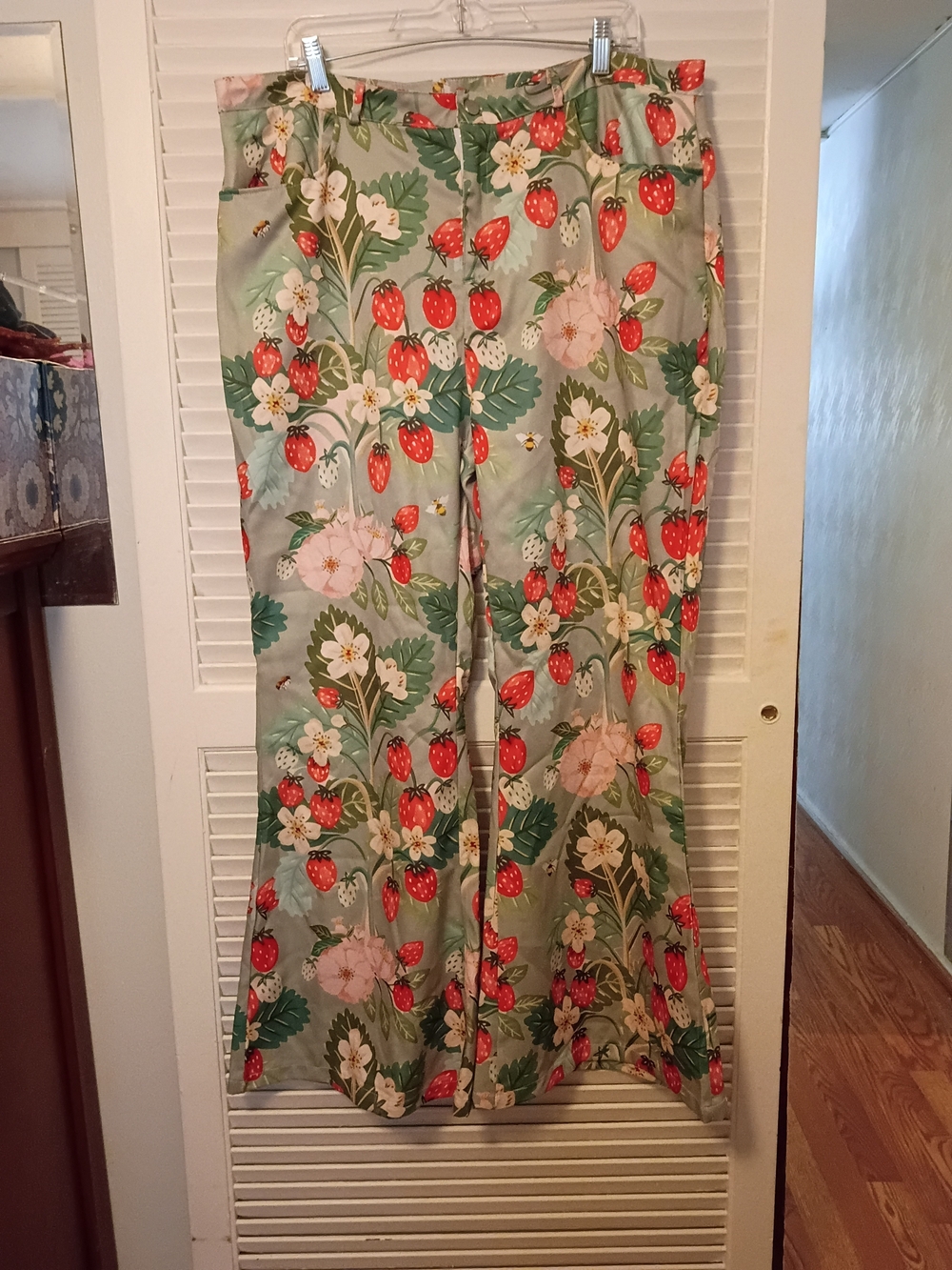 Floral Strawberry Print Flared Pants - Mint Green - Picture 3 of 9